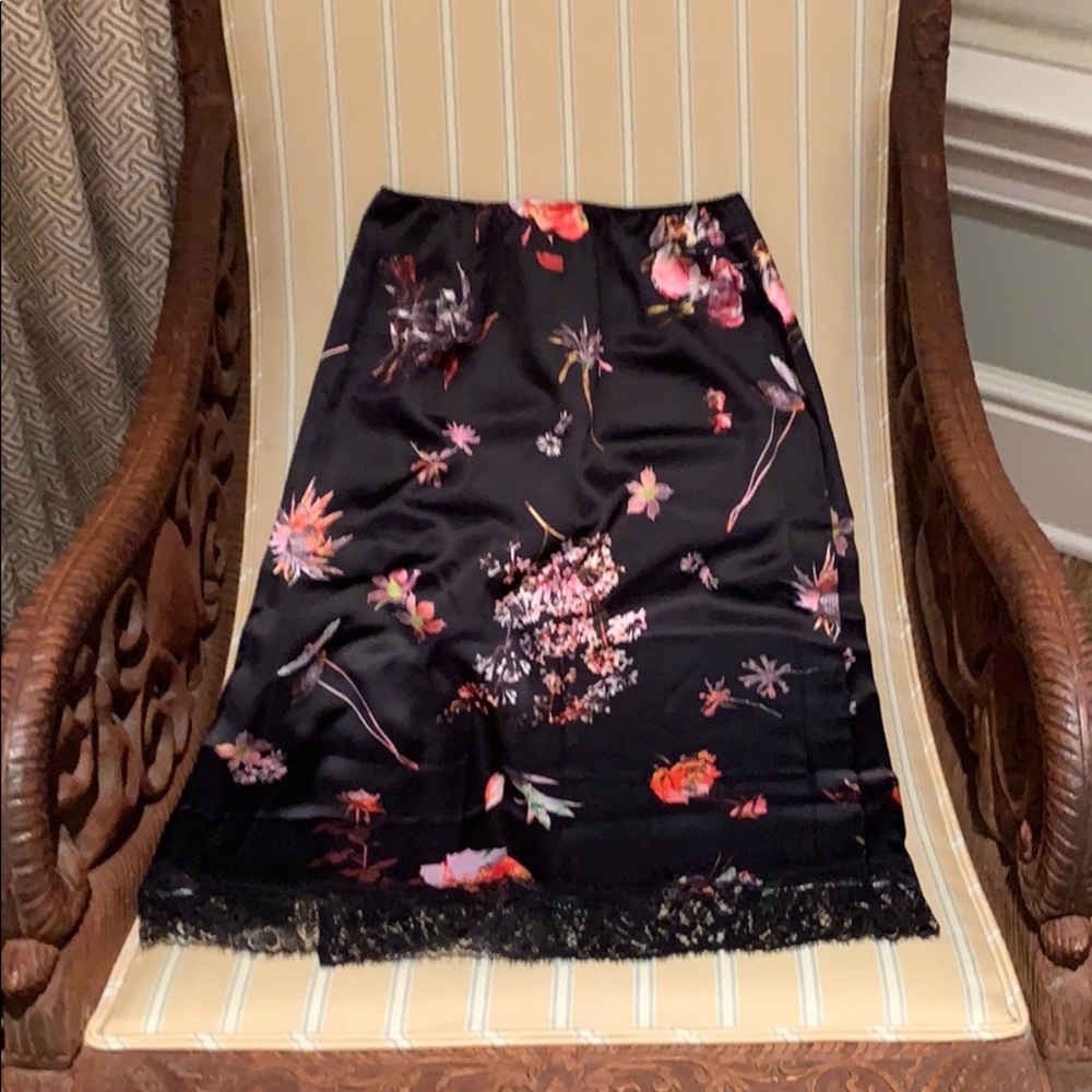 ❗️LAST SIZE SMALL VS VERY SEXY SATIN SLIP SKIRT - Picture 14 of 16